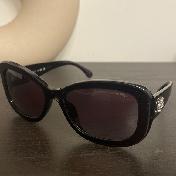 Chanel rectangle sunglasses red burgundy color current style - Picture 4 of 16